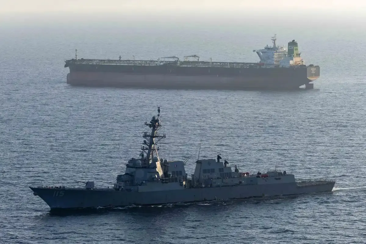 EE.UU. escoltará a barcos fuera de estrecho de Ormuz