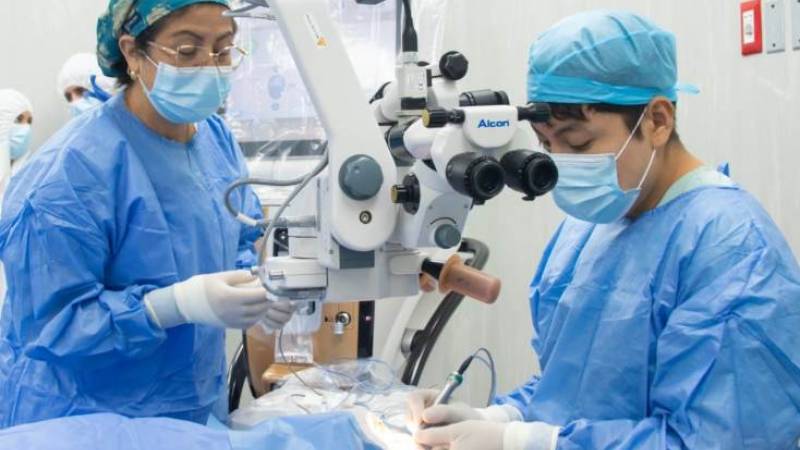 EsSalud: 80 asegurados recuperarán su visión cada mes con nueva sala quirúrgica
