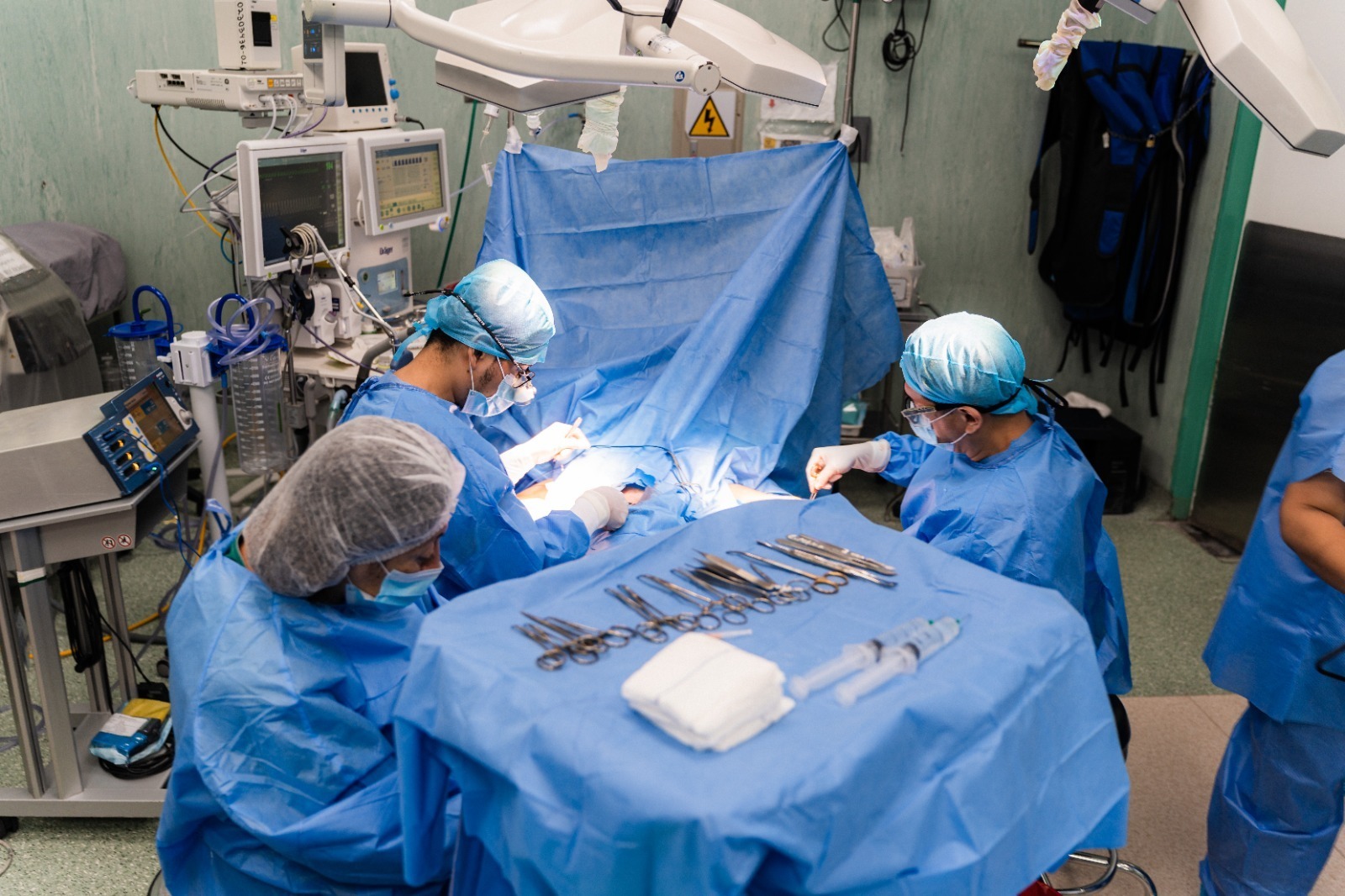 EsSalud devuelve autonomía a niños con síndrome de Apert mediante cirugías de reconstrucción de mano