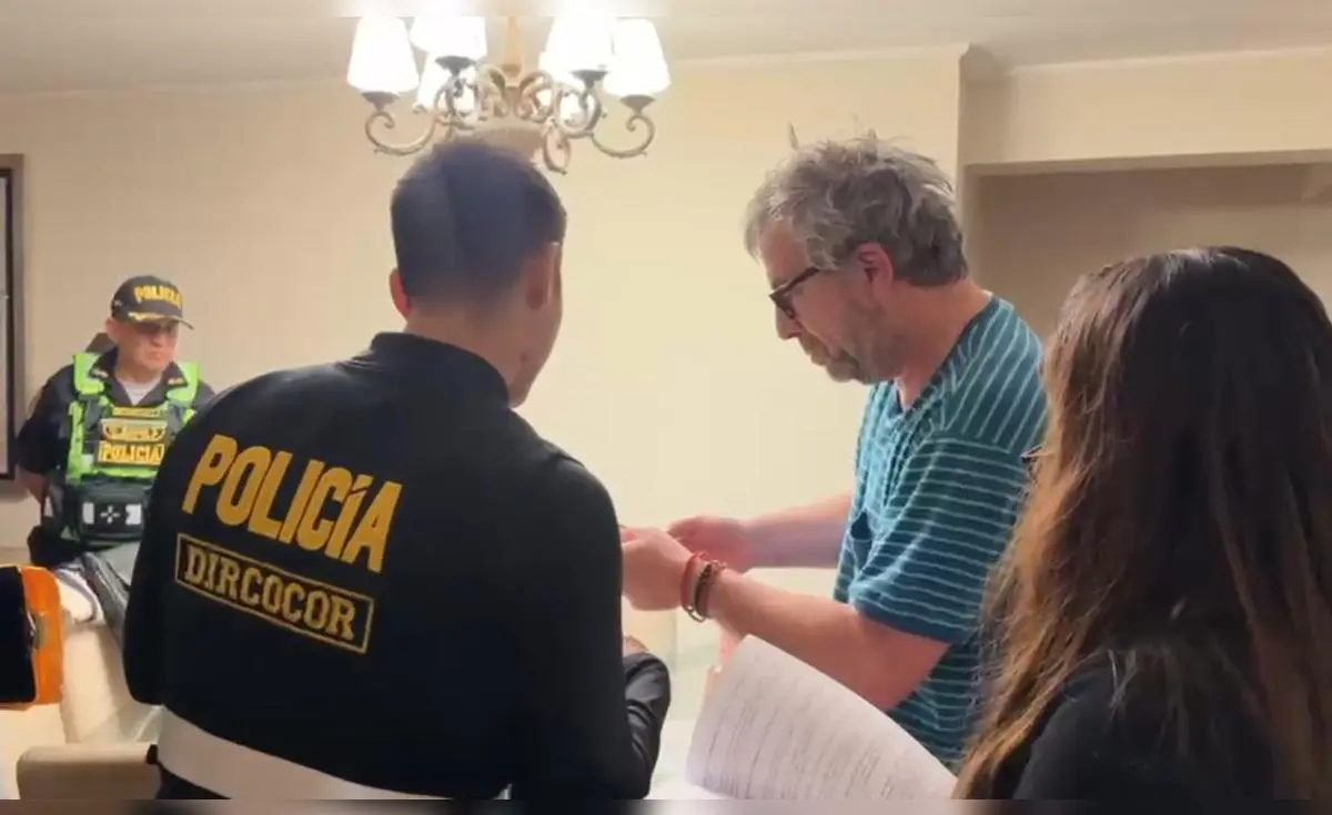 Corvetto se quita la careta  y elige como su abogado a  militante de Roberto Sánchez
