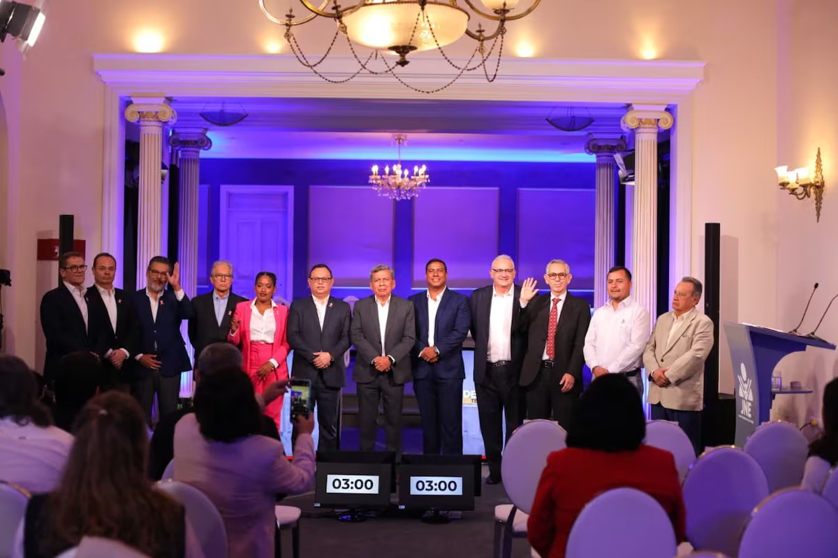 Equipo de Keiko aplastó al de comunista Sánchez