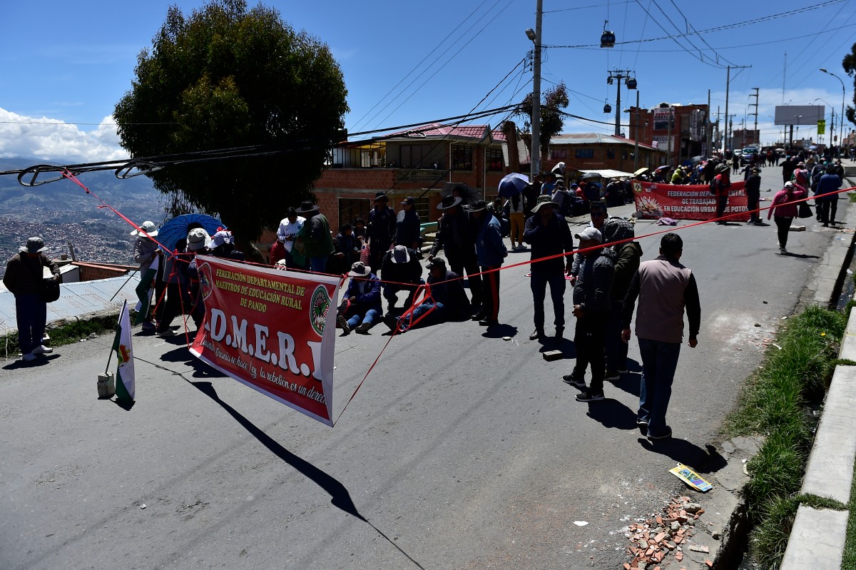 Cancillería evacuará a  405 peruanos varados en Bolivia por protestas