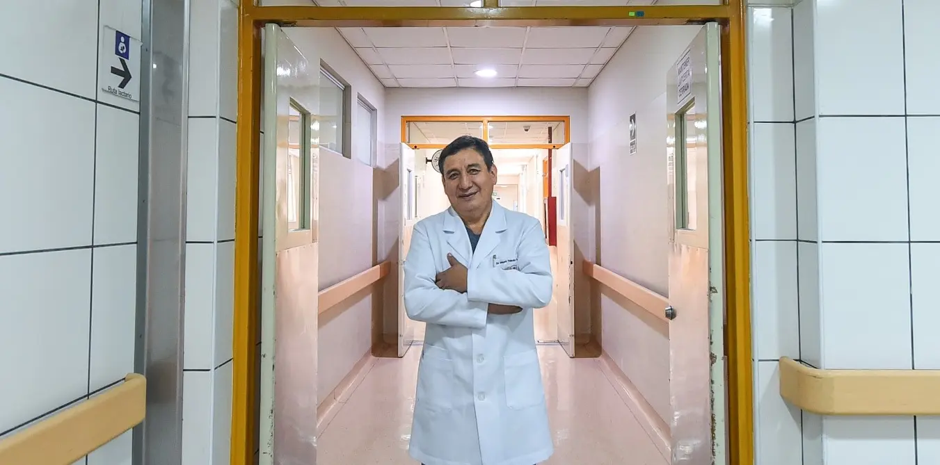 Dr. Toledo, el servidor público del INSN San Borja – eminencia en neurocirugía pediátrica – que convierte el dolor en esperanza