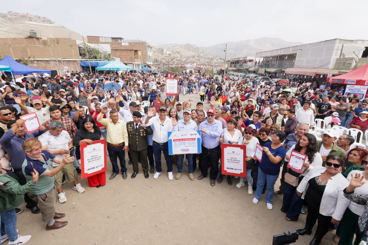 Ministerio de Vivienda cumple con entrega de títulos en Ancón