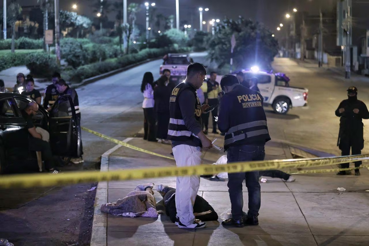 PNP detiene a cuatro delincuentes en VES