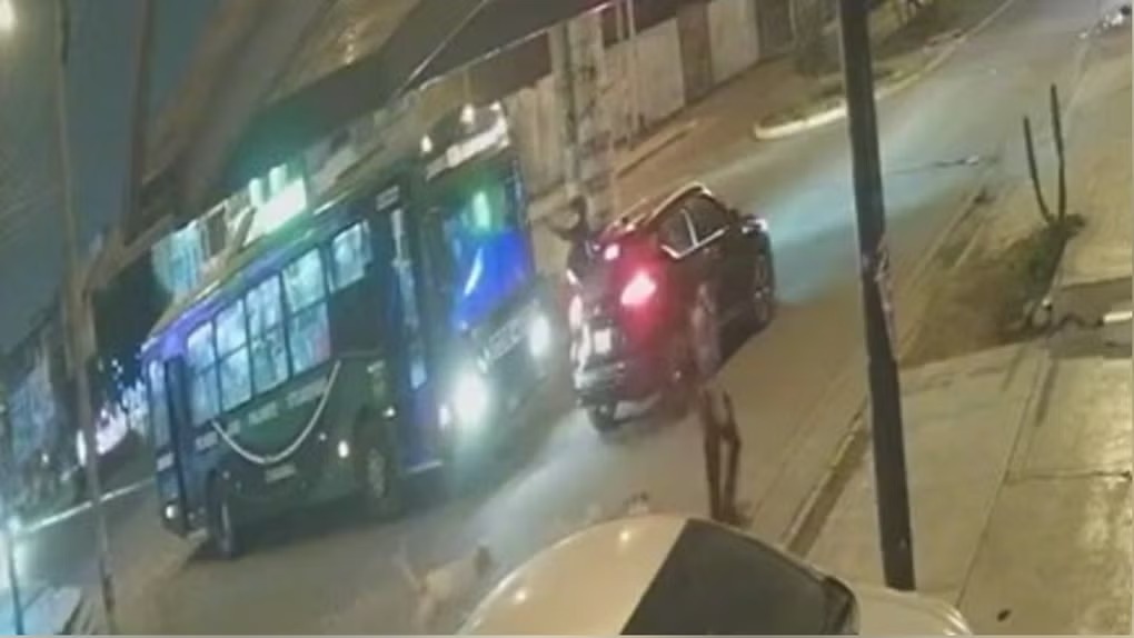 Sujetos armados disparan contra bus de Salamanca Parral en Carabayllo