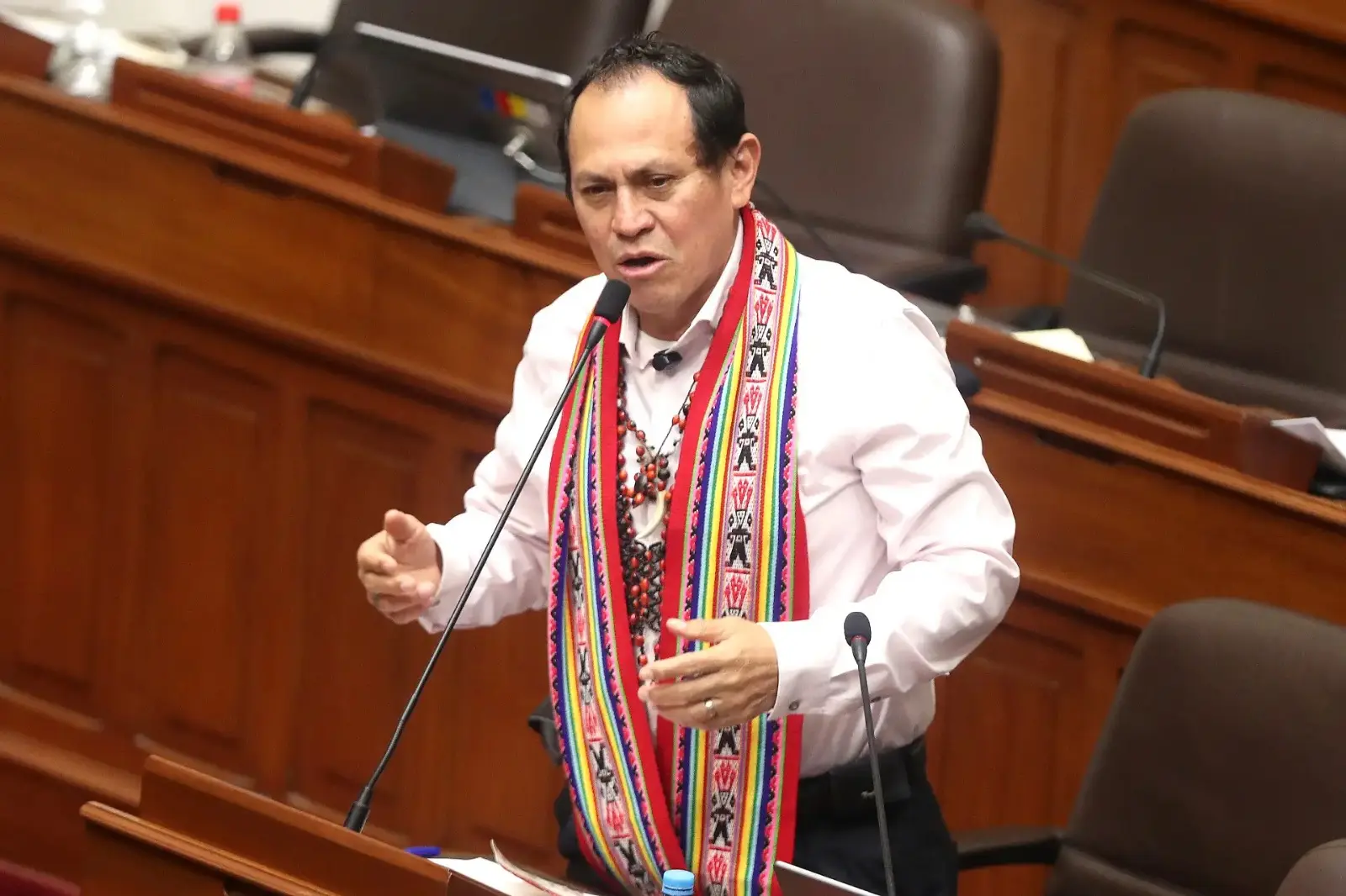 Debatirán proyecto sobre reelección de rectores