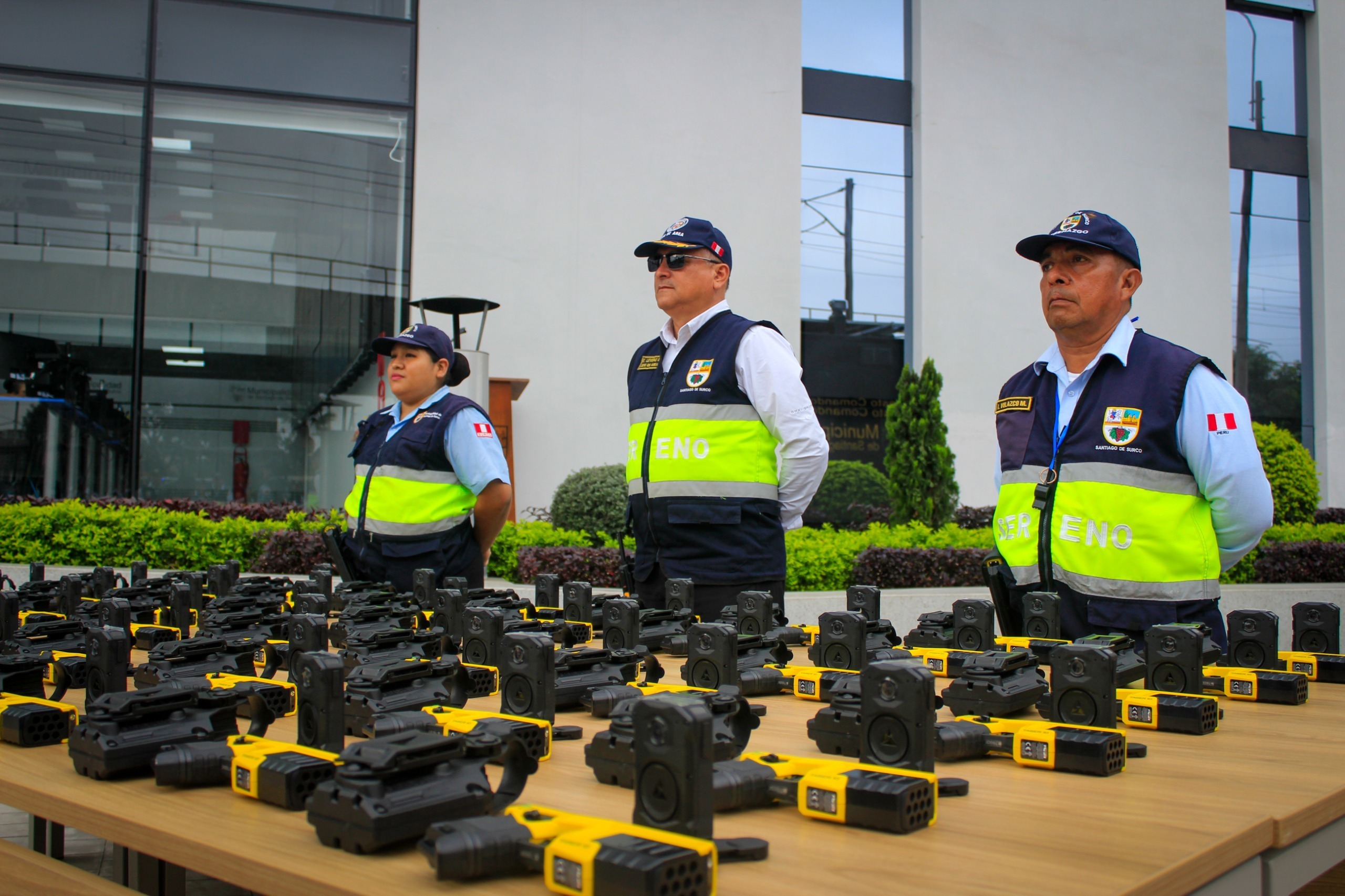 Serenazgo de Surco se equipa con 150 pistolas eléctricas con bodycam para reforzar la seguridad ciudadana