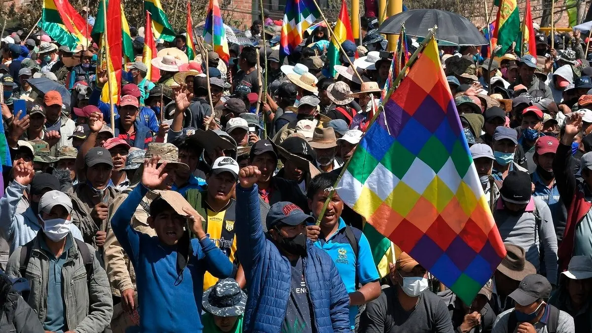 Hay 51 bloqueos de vías en 9 departamentos de Bolivia
