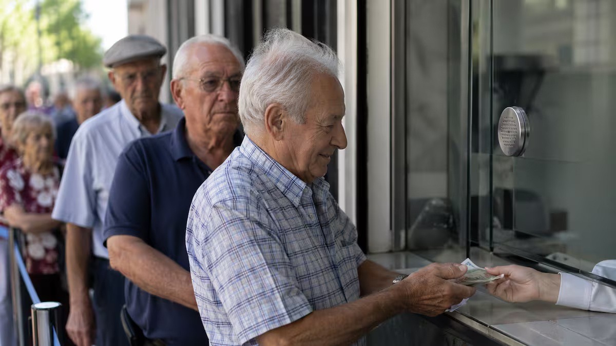 Aprueban que pensionistas del Decreto Ley 20530 aporten solo el 13% de su sueldo
