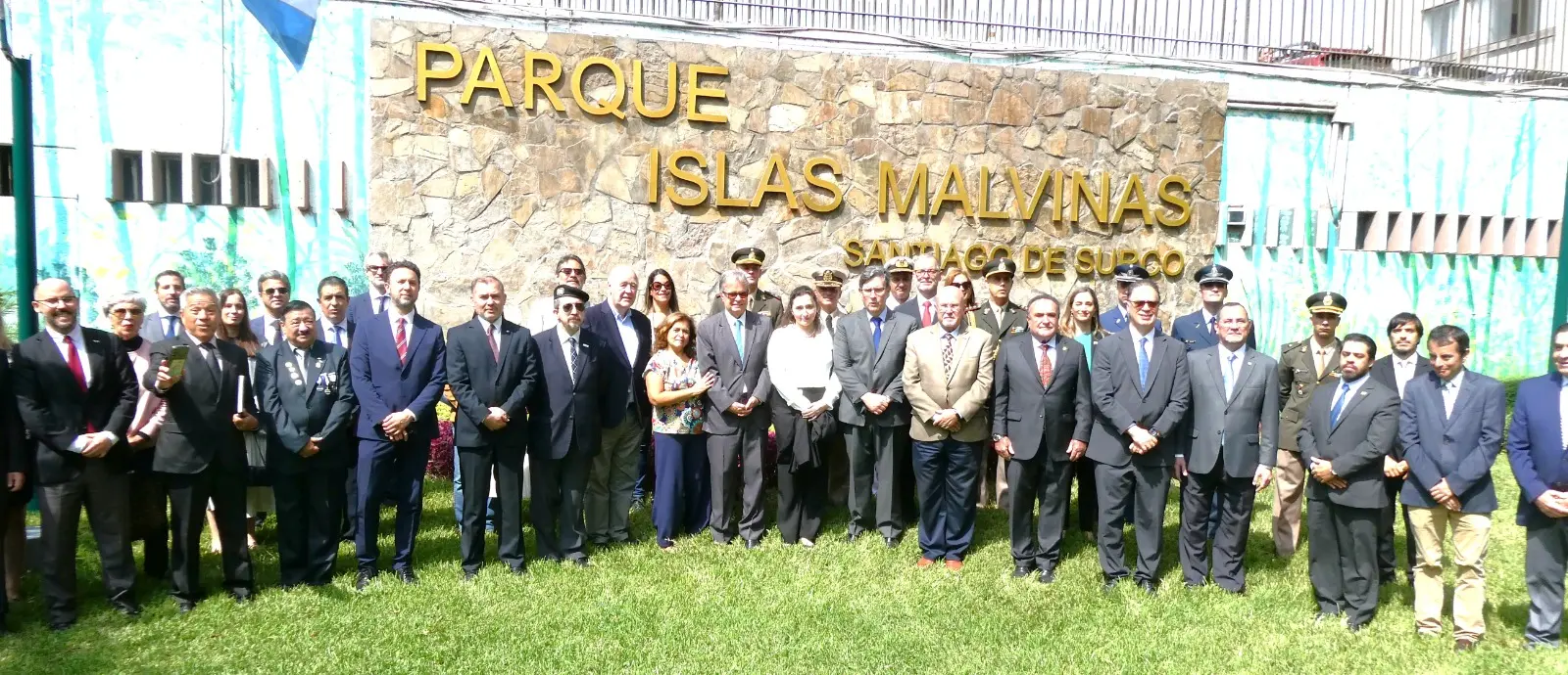 Perú y Argentina: homenaje solemne en el Parque Islas Malvinas