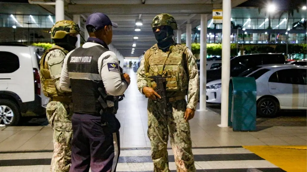 Cabecilla criminal es asesinado a balazos frente al aeropuerto de Ecuador