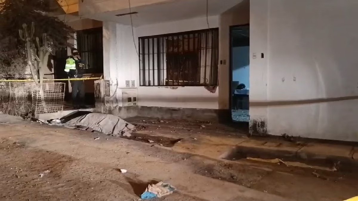 Dejan artefacto explosivo en la puerta de una recicladora
