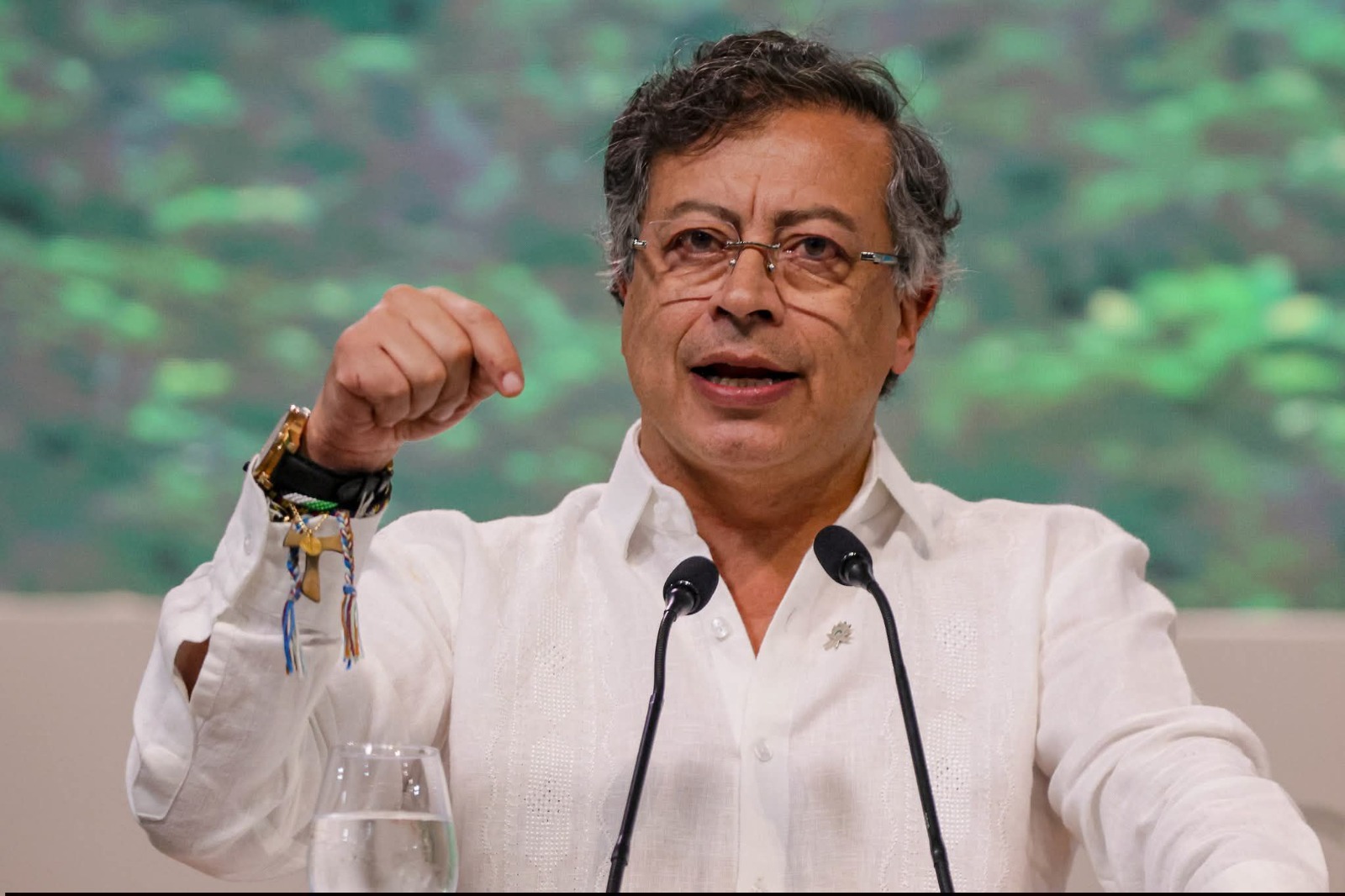 Denuncian a Petro por desconocer resultados de la primera vuelta