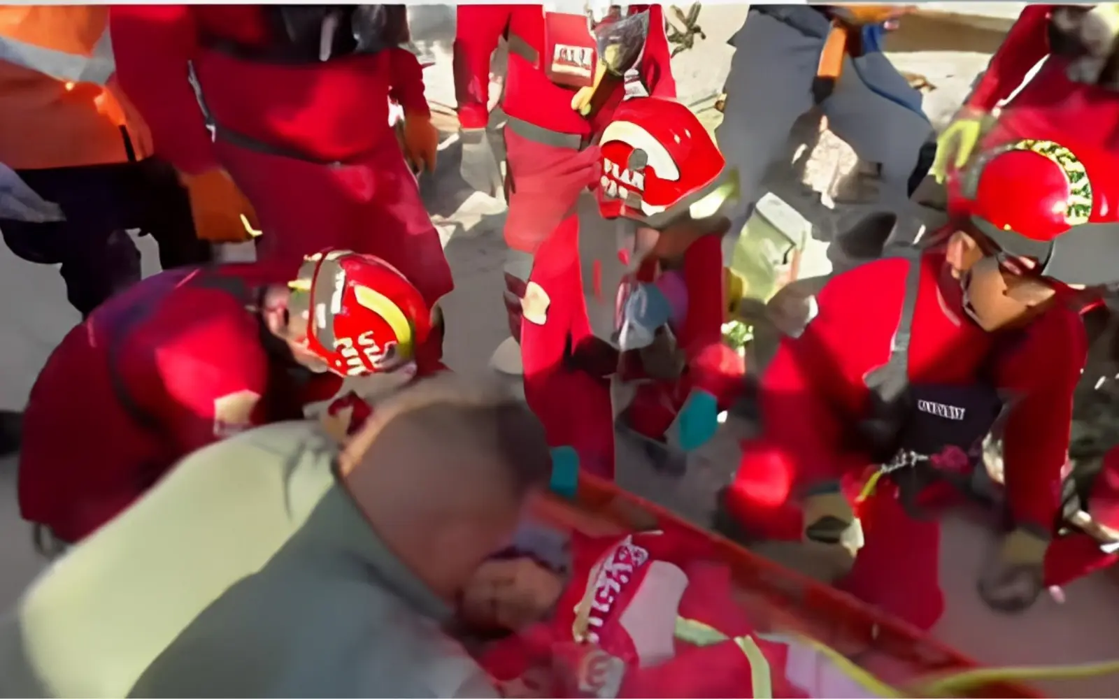 Equipo USAR del Perú rescata a una mujer en Venezuela