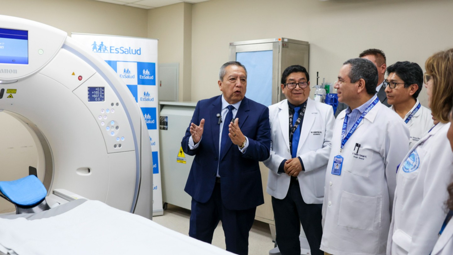 Presidente ejecutivo de EsSalud anuncia la realización de una auditoría externa para transparentar la gestión