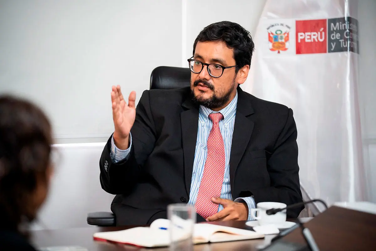 Ministro José Reyes renuncia a Comercio Exterior y Turismo