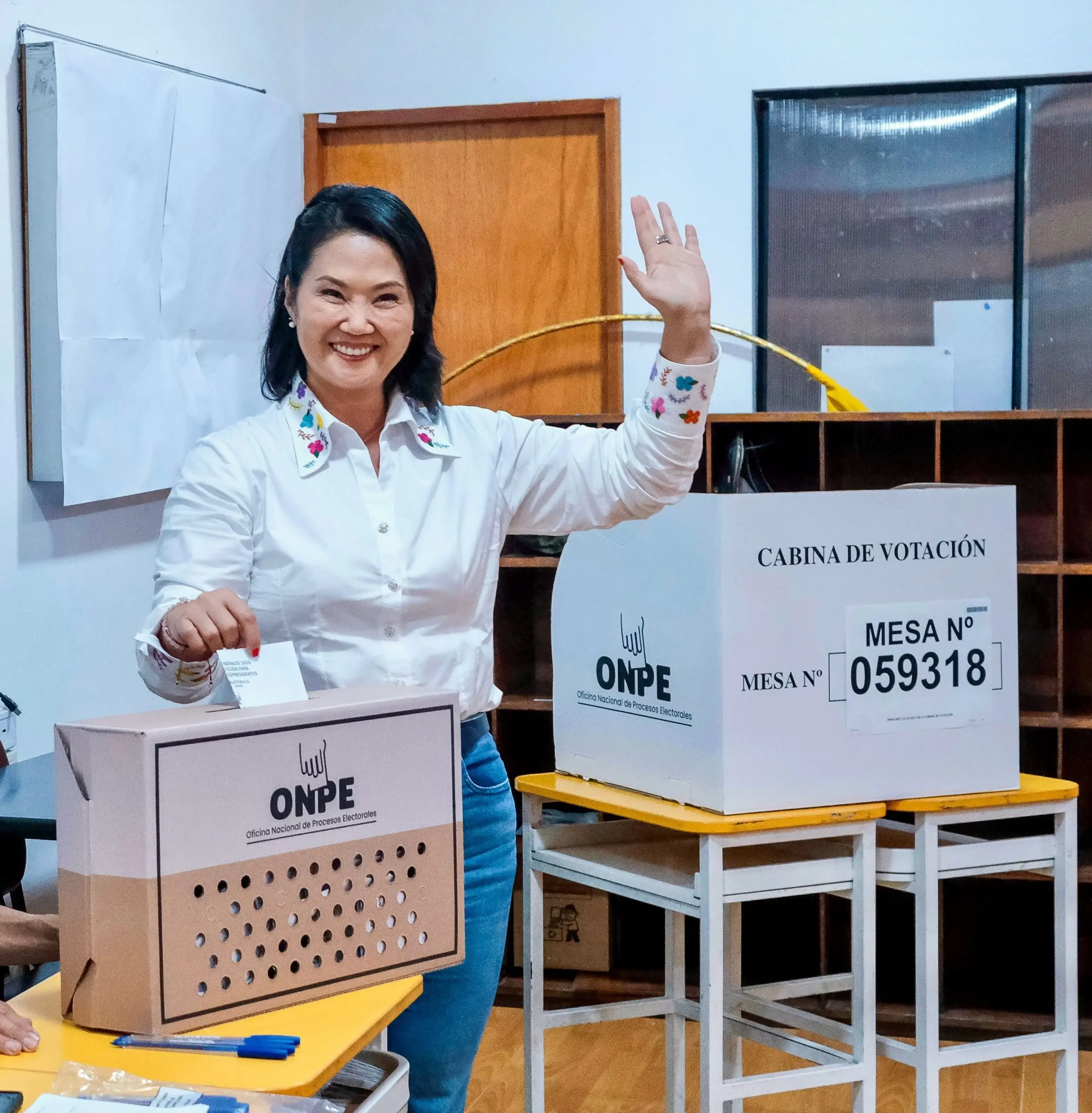 Keiko Fujimori lidera el conteo oficial de ONPE