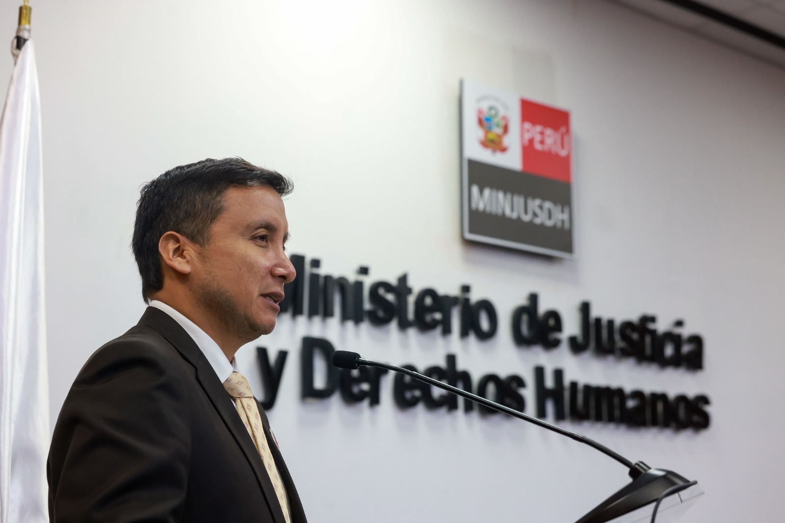 Minjusdh pide S/40 millones para la defensa pública de procesados e investigados
