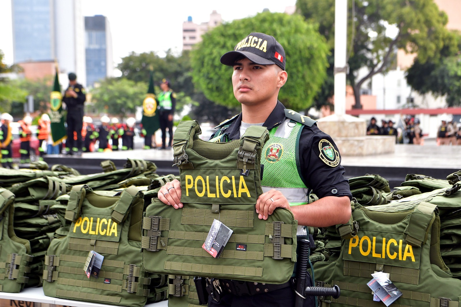 Mininter gestiona compra de chalecos, pistolas y ‘rochabuses’ para la PNP