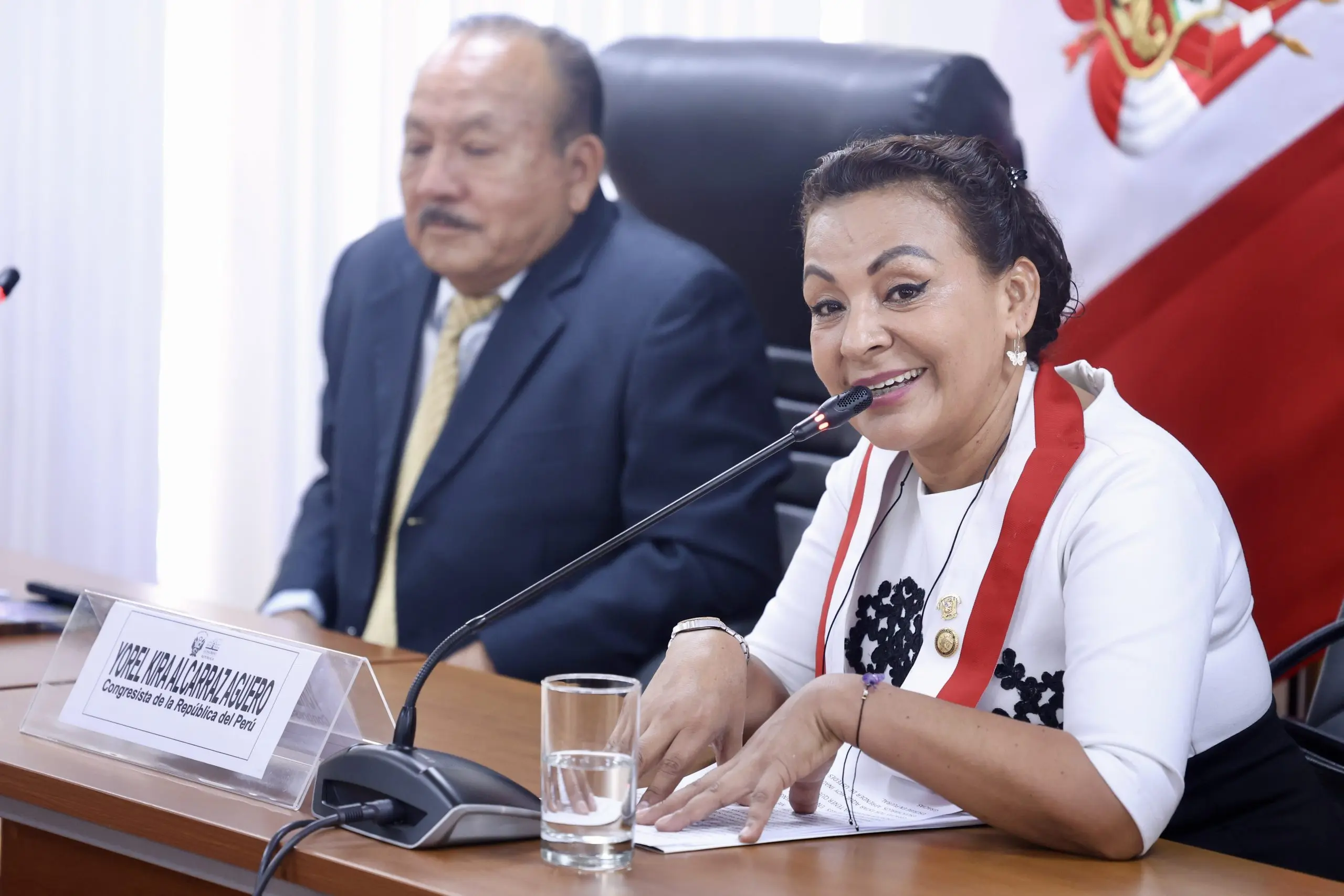 Comisión de Ética aprobó amonestación contra Kira Alcarraz