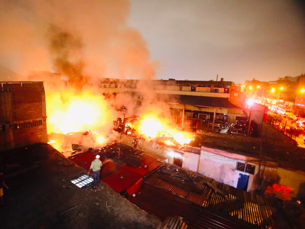 Incendio consumió quinta de Barrios Altos