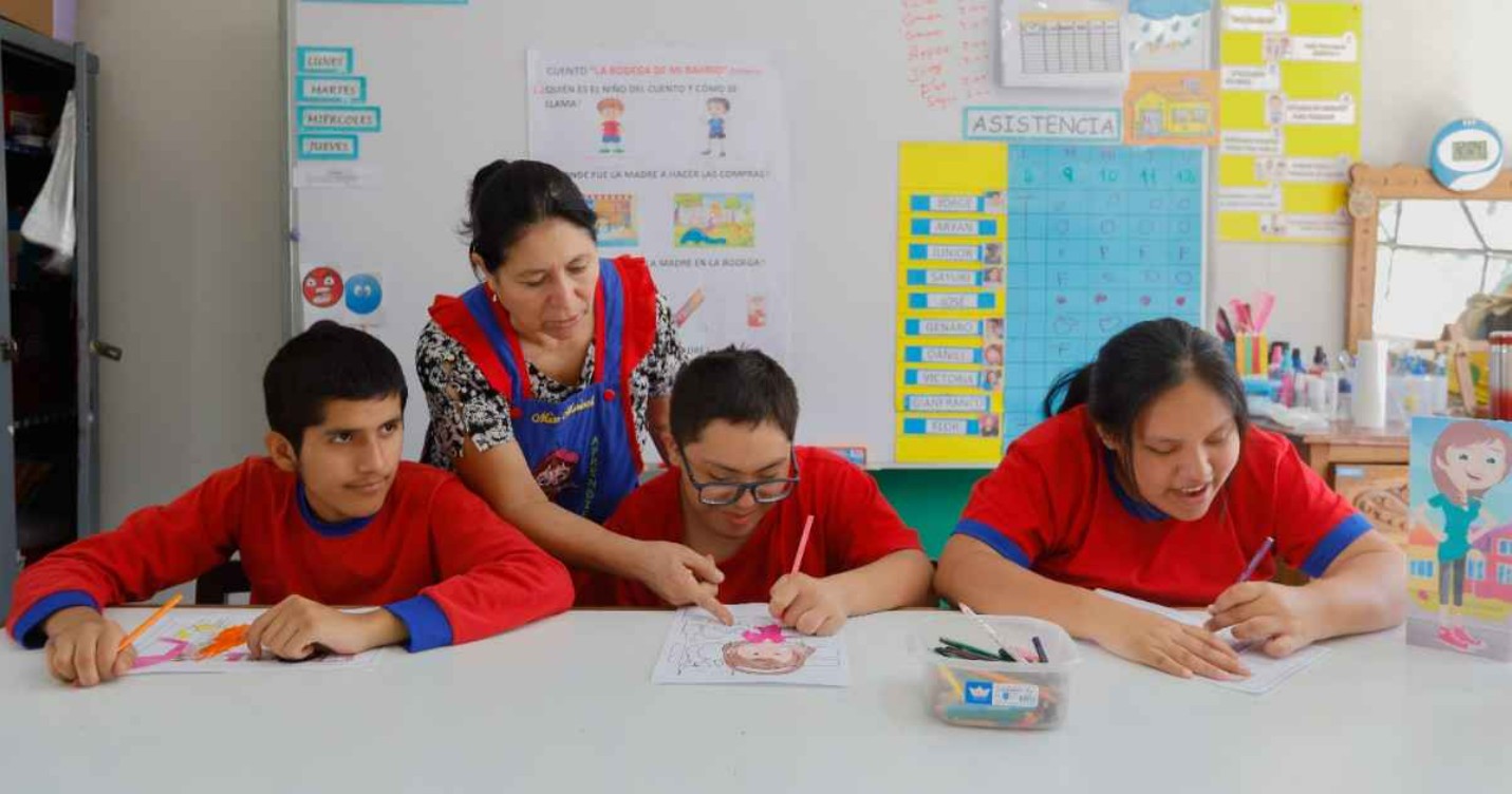 Minedu y sector privado refuerzan educación inclusiva con aula digital para Cebe Perú-Holanda
