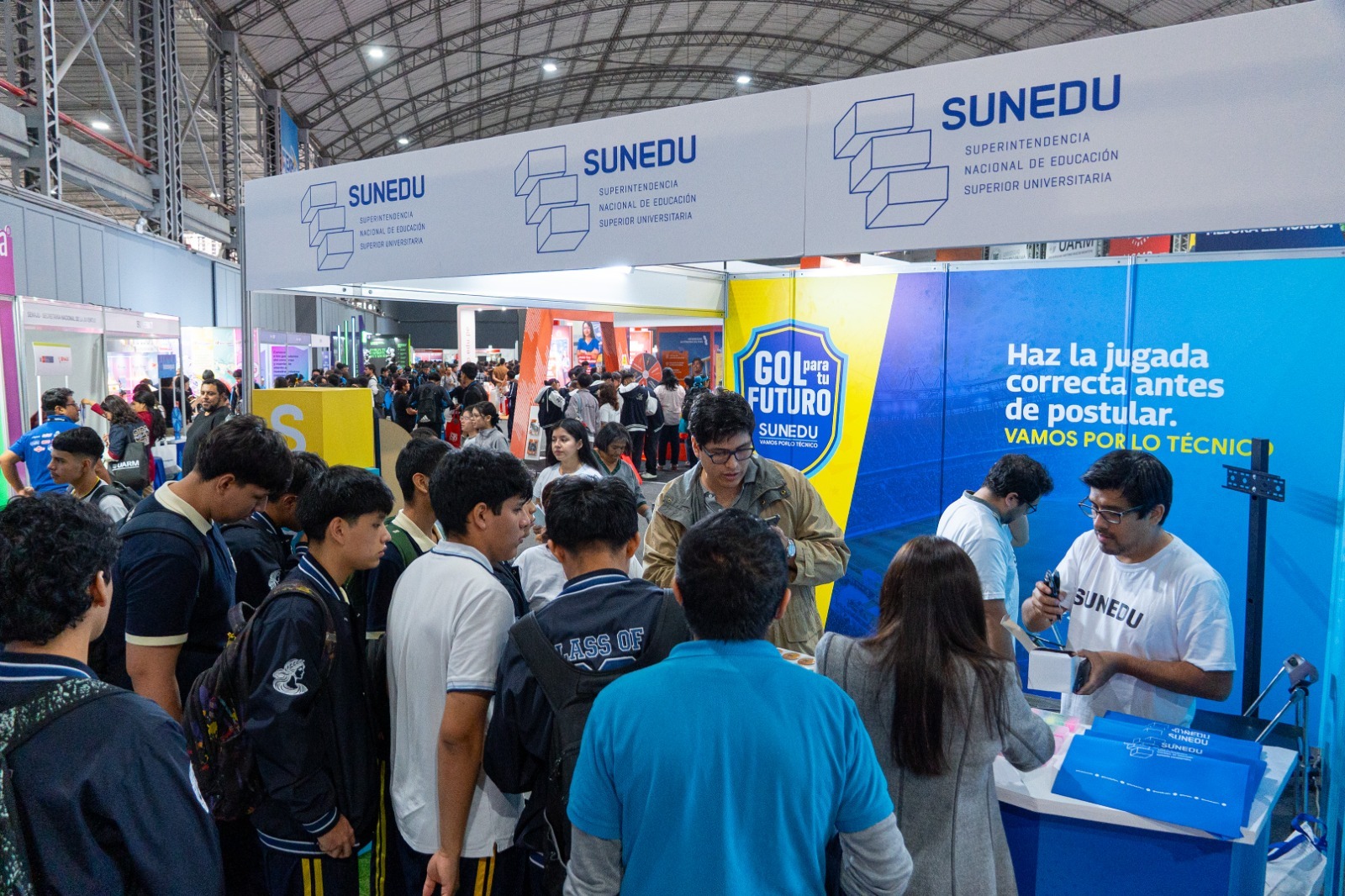 Sunedu participa en la Expouniversidad 2026 para acercar sus servicios a jóvenes y familias