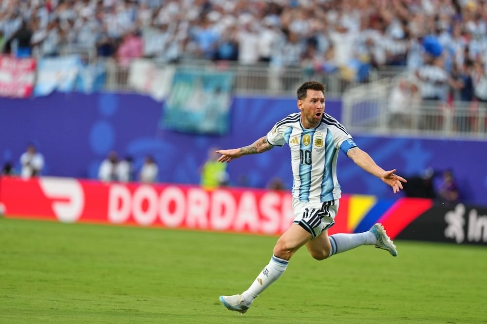 Triplete de Messi mete a Argentina entre los favoritos del Mundial