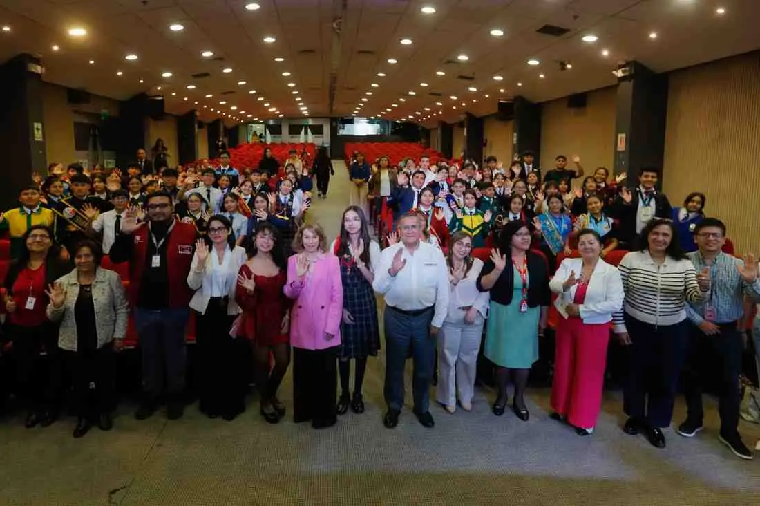 Minedu juramenta a 49 líderes estudiantiles de Lima Metropolitana