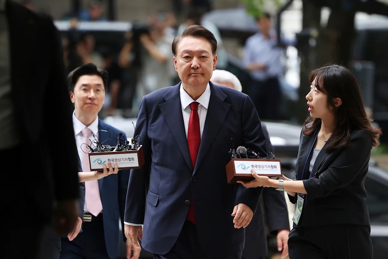 Surcorea : Condenan a 30 años  a expresidente Yoon Suk Yeol