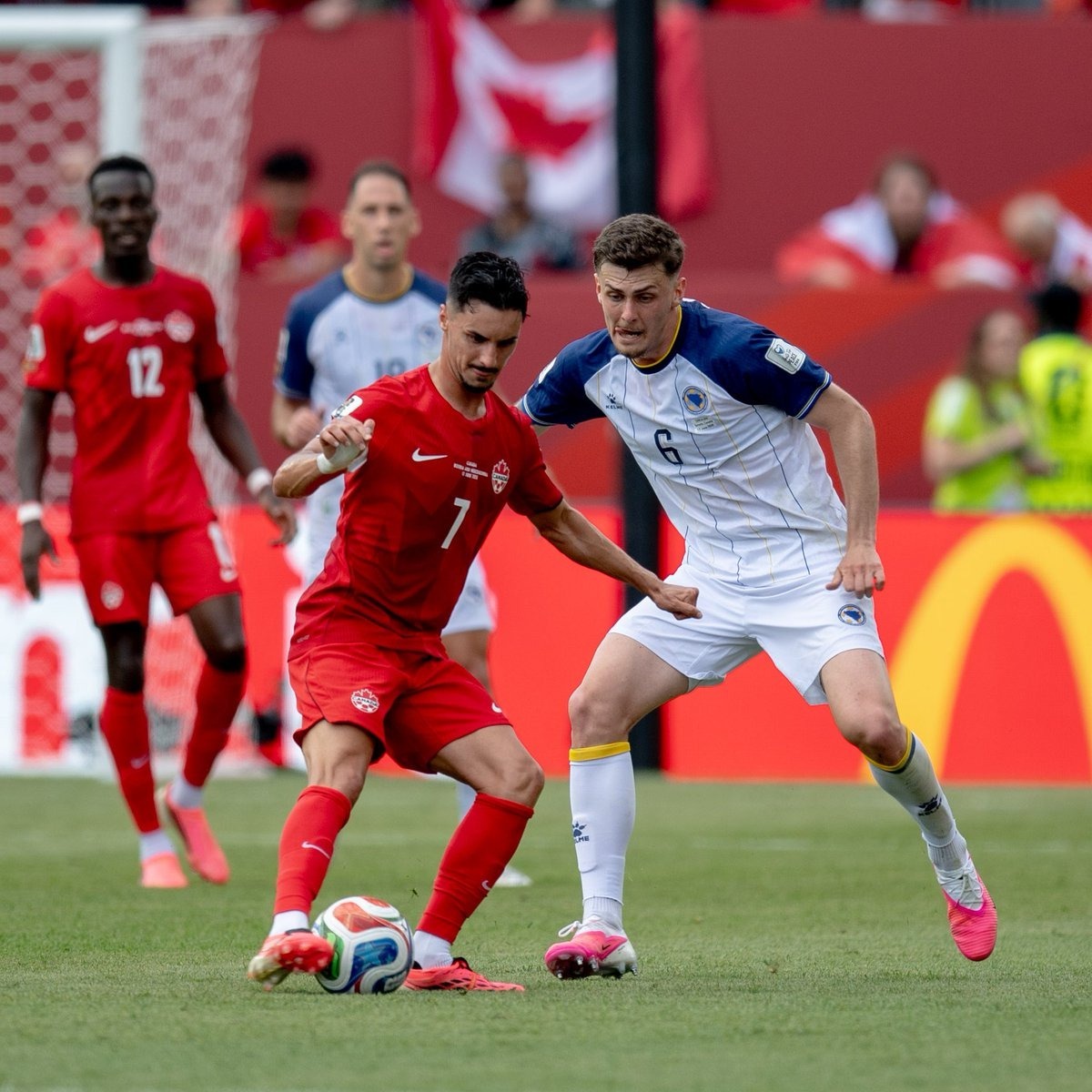 Canadá y Bosnia se repartieron puntos