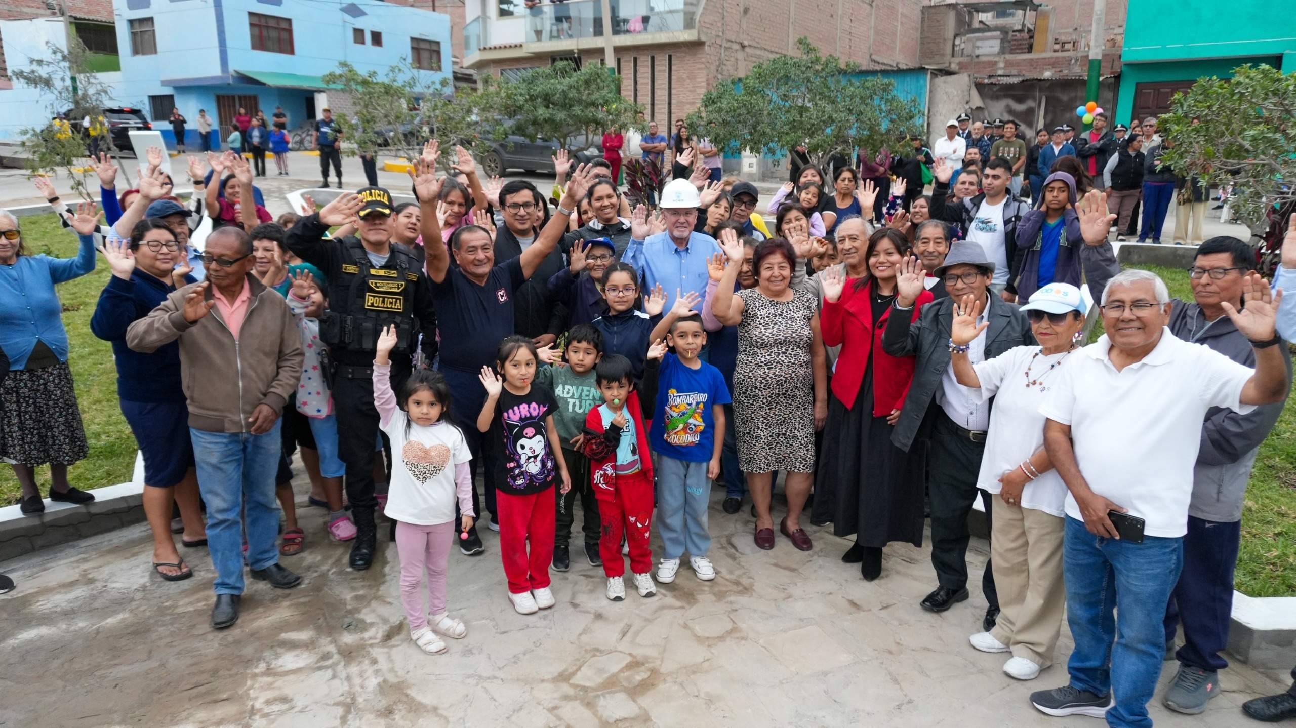 Municipalidad de Surco entregó dos parques remodelados en asentamiento humano Santa Isabel de Villa