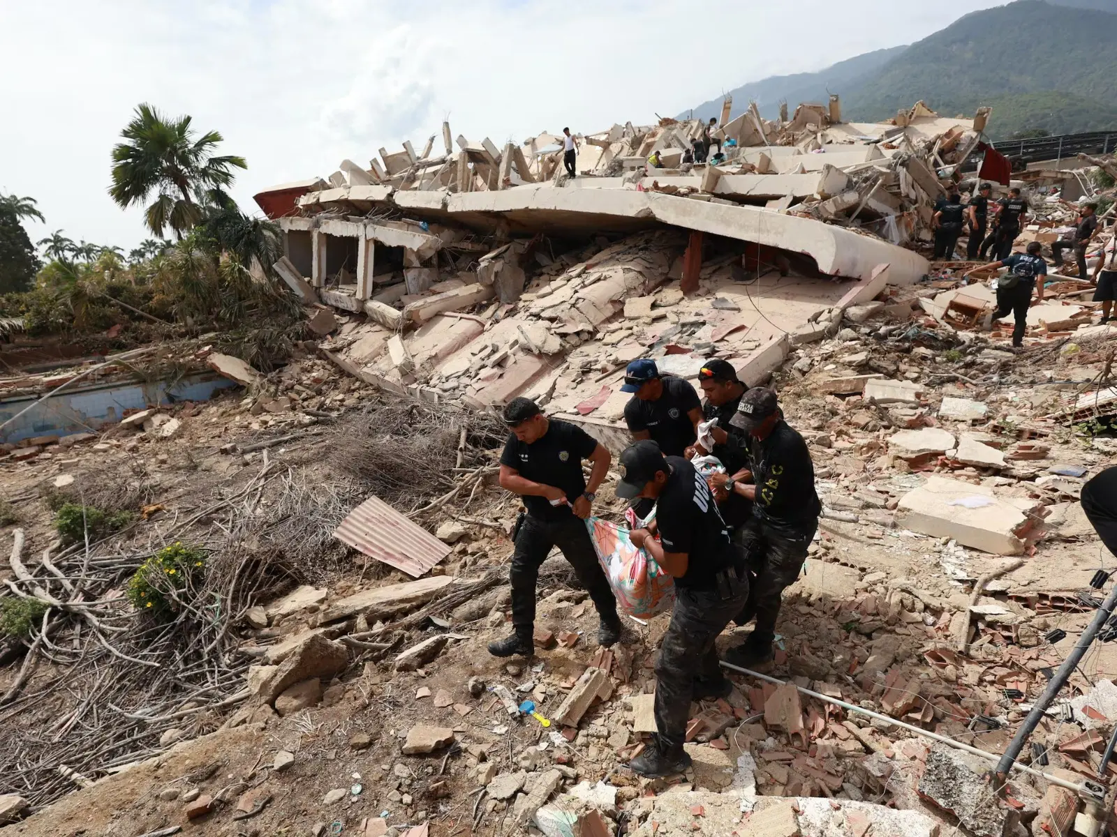 Venezuela: terremotos dejan 1.000 muertos y 50.000 desaparecidos