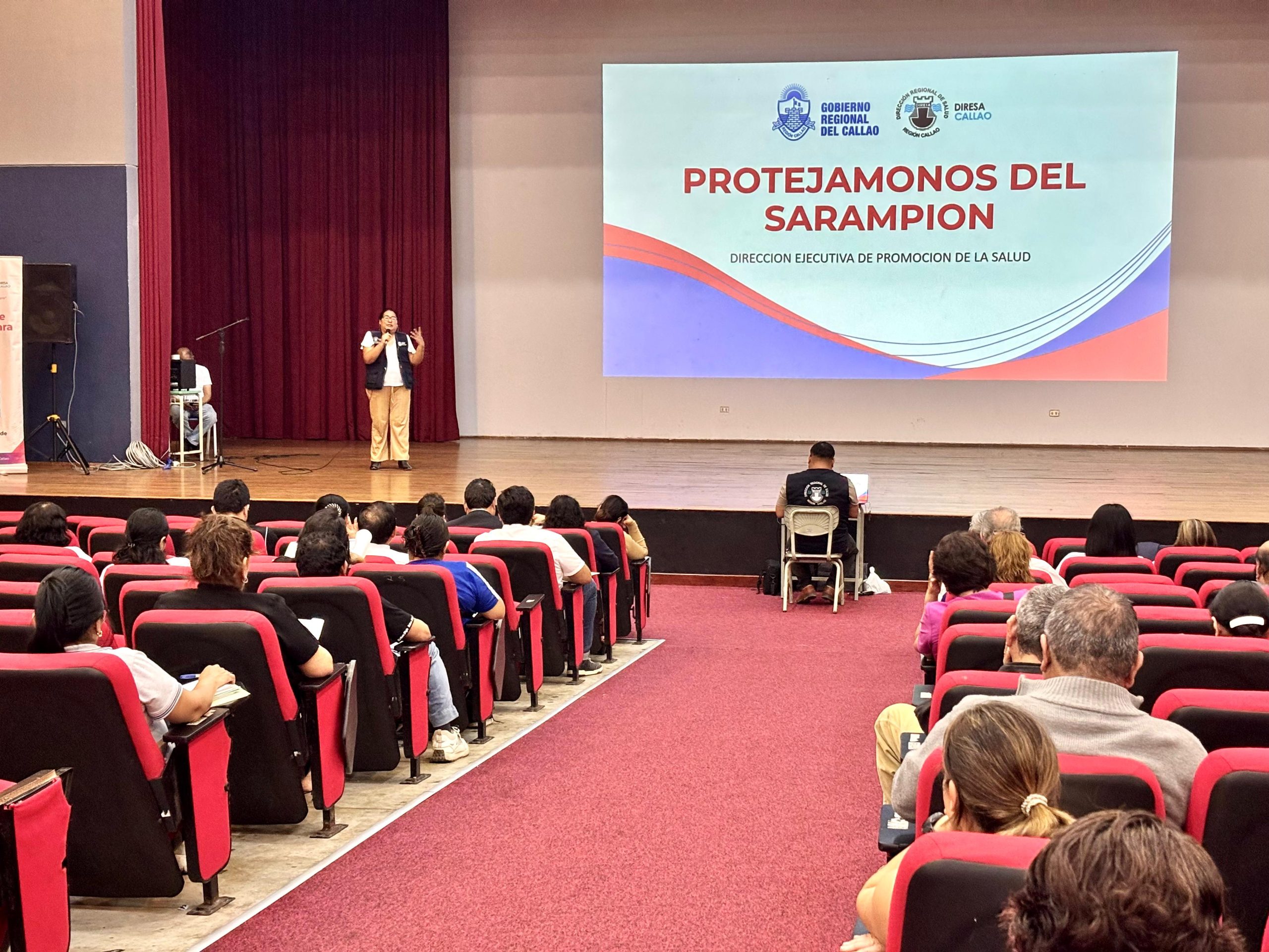 Alrededor de 400 directores de Instituciones Educativas del Callao fueron capacitados sobre sarampión y manos-boca y pie