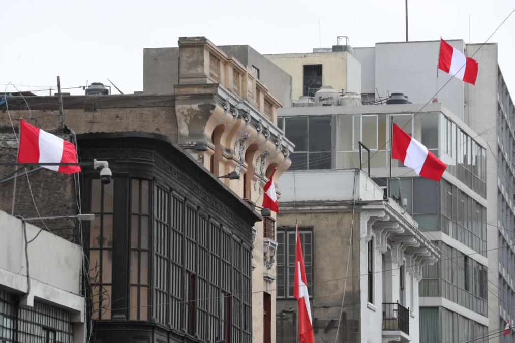 MML anuncia multas si no colocan bandera por Fiestas Patrias