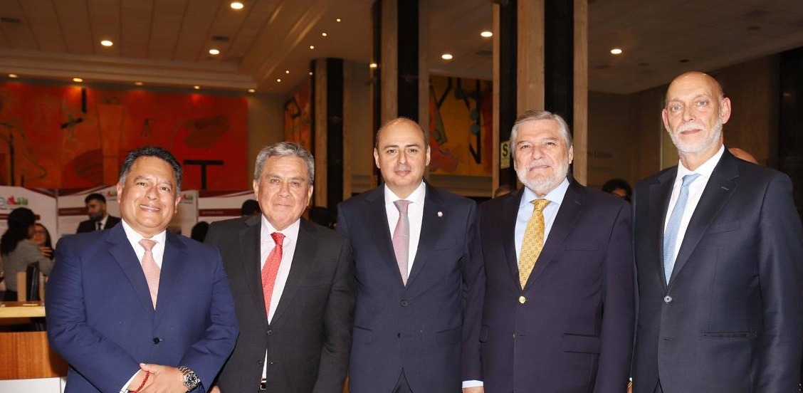 Exposición destaca vínculo entre Azerbaiyán y el Perú