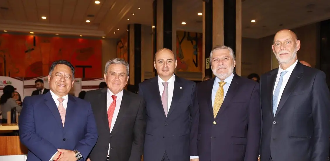 Exposición destaca vínculo entre Azerbaiyán y el Perú