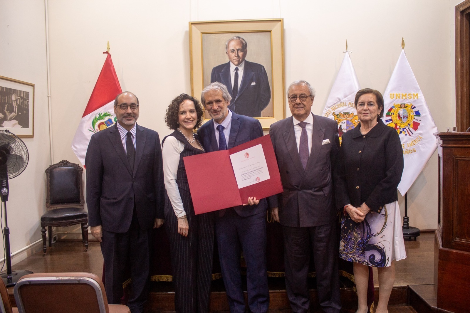 Carlos Espinosa ingresa a la Sociedad Peruana de Historia