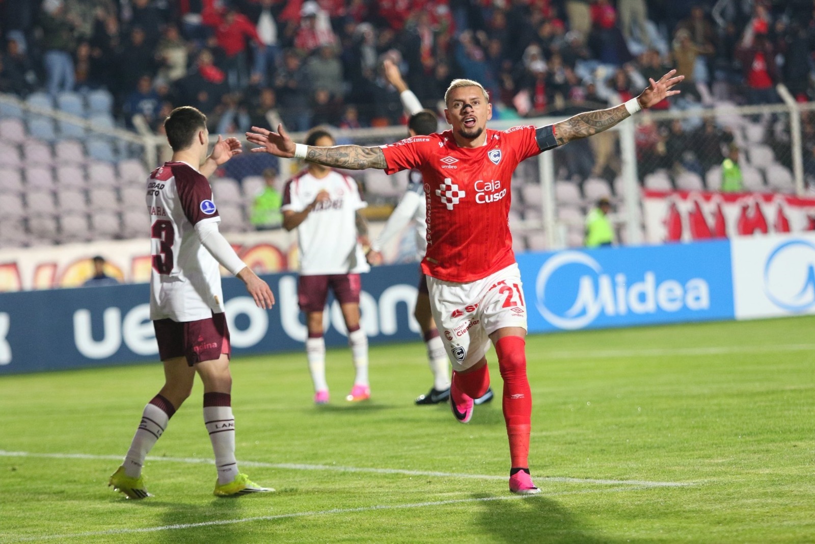 Cienciano goleó 4-0 a Lanús