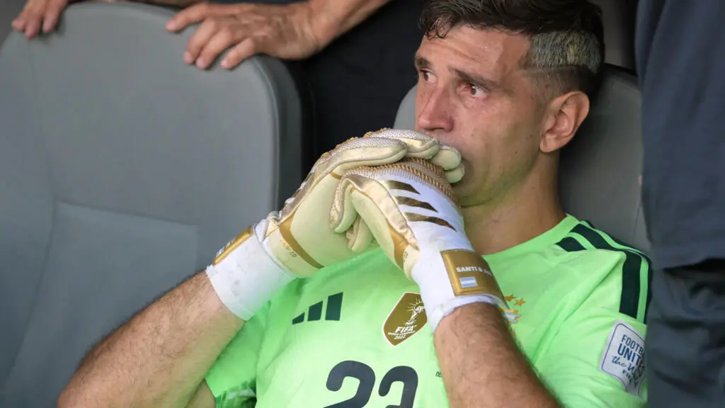 Dibu Martínez pone en duda su continuidad en la selección argentina tras perder la final del Mundial 2026