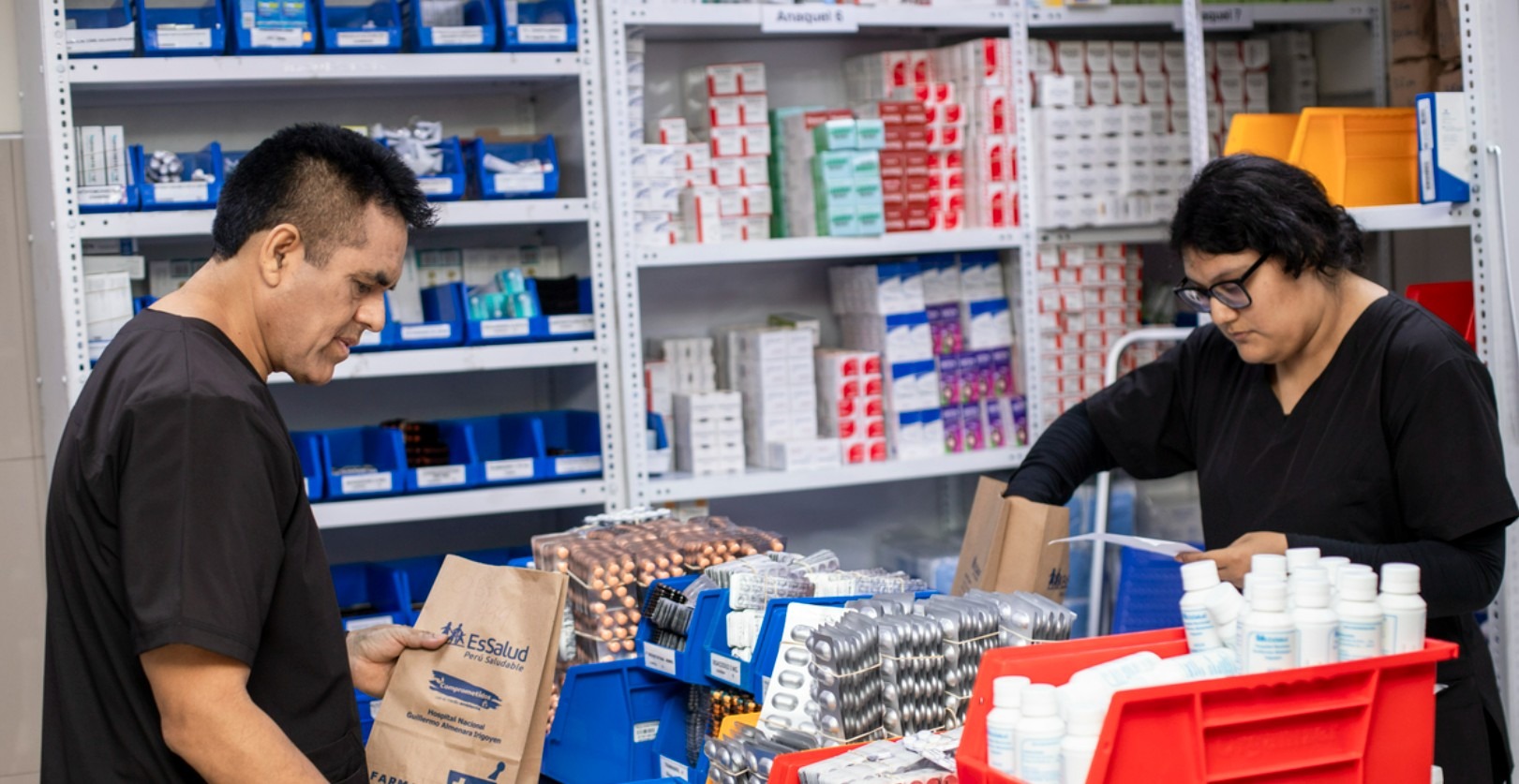 EsSalud reduce desabastecimiento de medicinas de 55 % a 13.2 % en solo 30 días