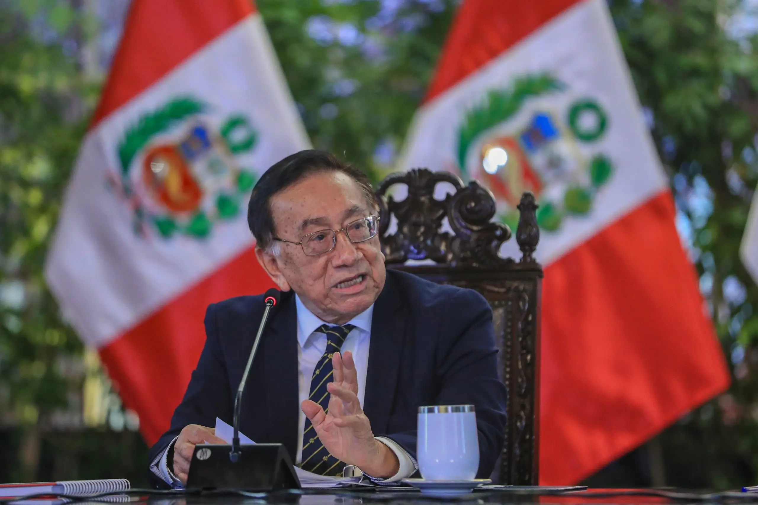 Balcázar pide pensión presidencial vitalicia