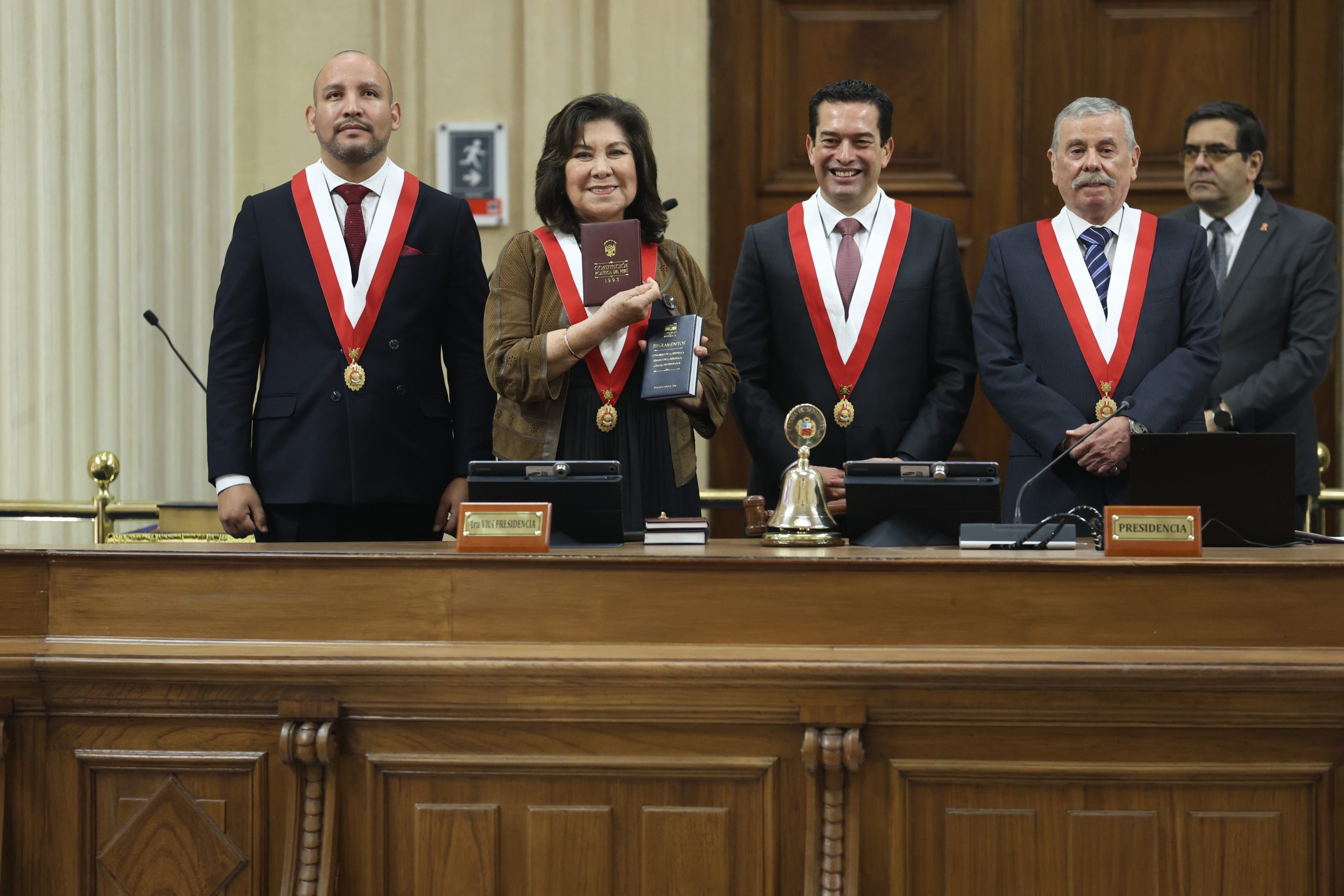 Se instala nuevo Congreso bicameral y senadores juran “por la memoria de Alberto Fujimori”
