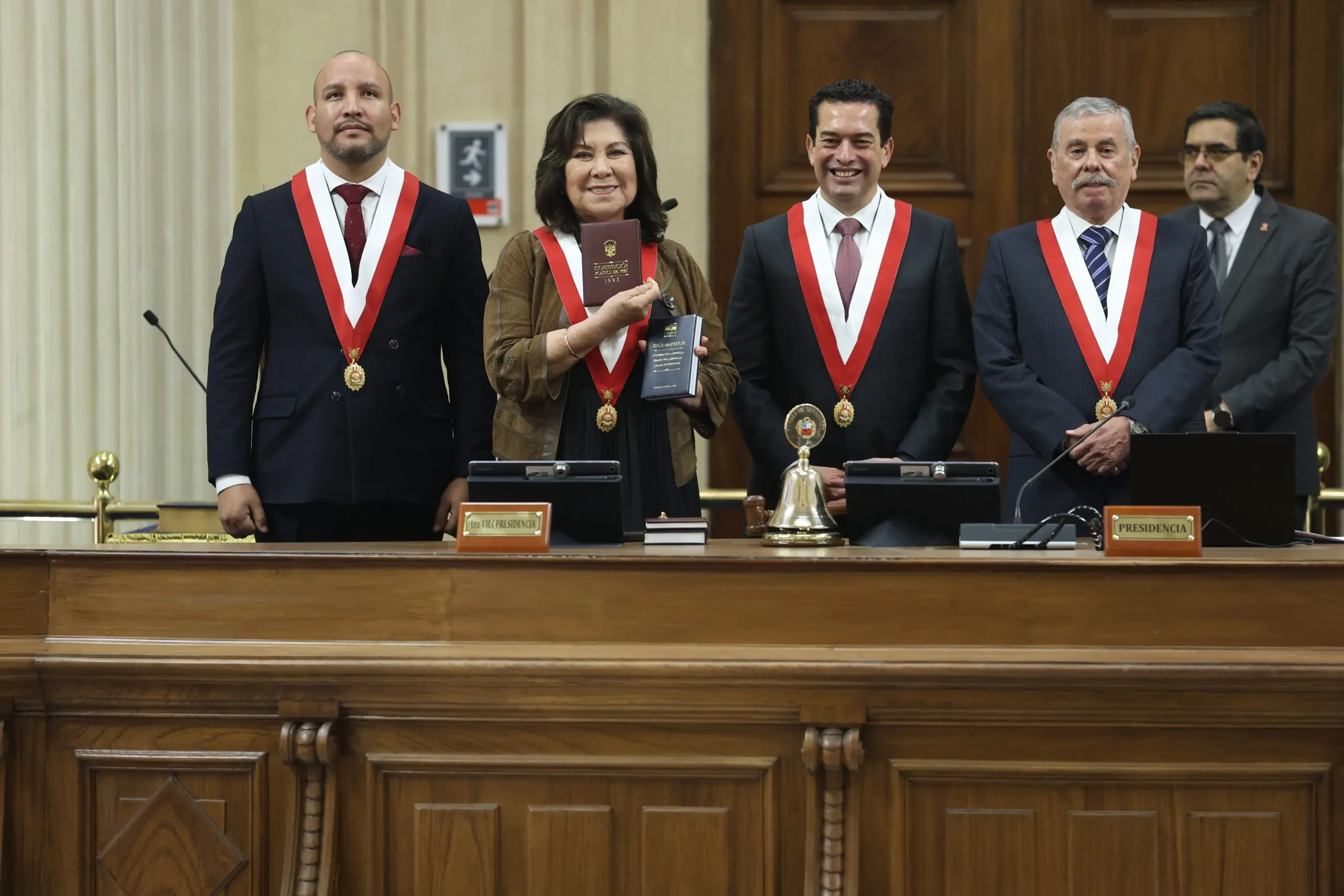 Se instala nuevo Congreso bicameral y senadores juran “por la memoria de Alberto Fujimori”