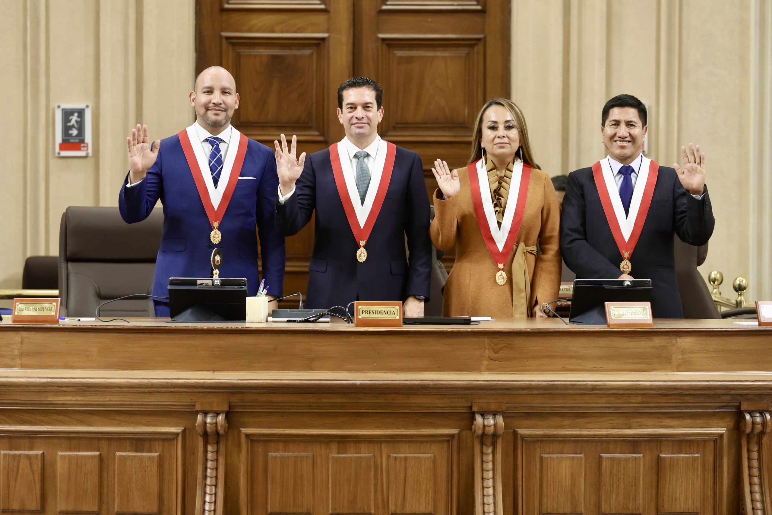 Miguel Torres asume la presidencia del Senado