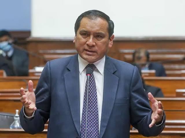 Flavio Cruz asume el Ministerio de Trabajo tras salida de Freddy Solano en medio de cuestionamientos