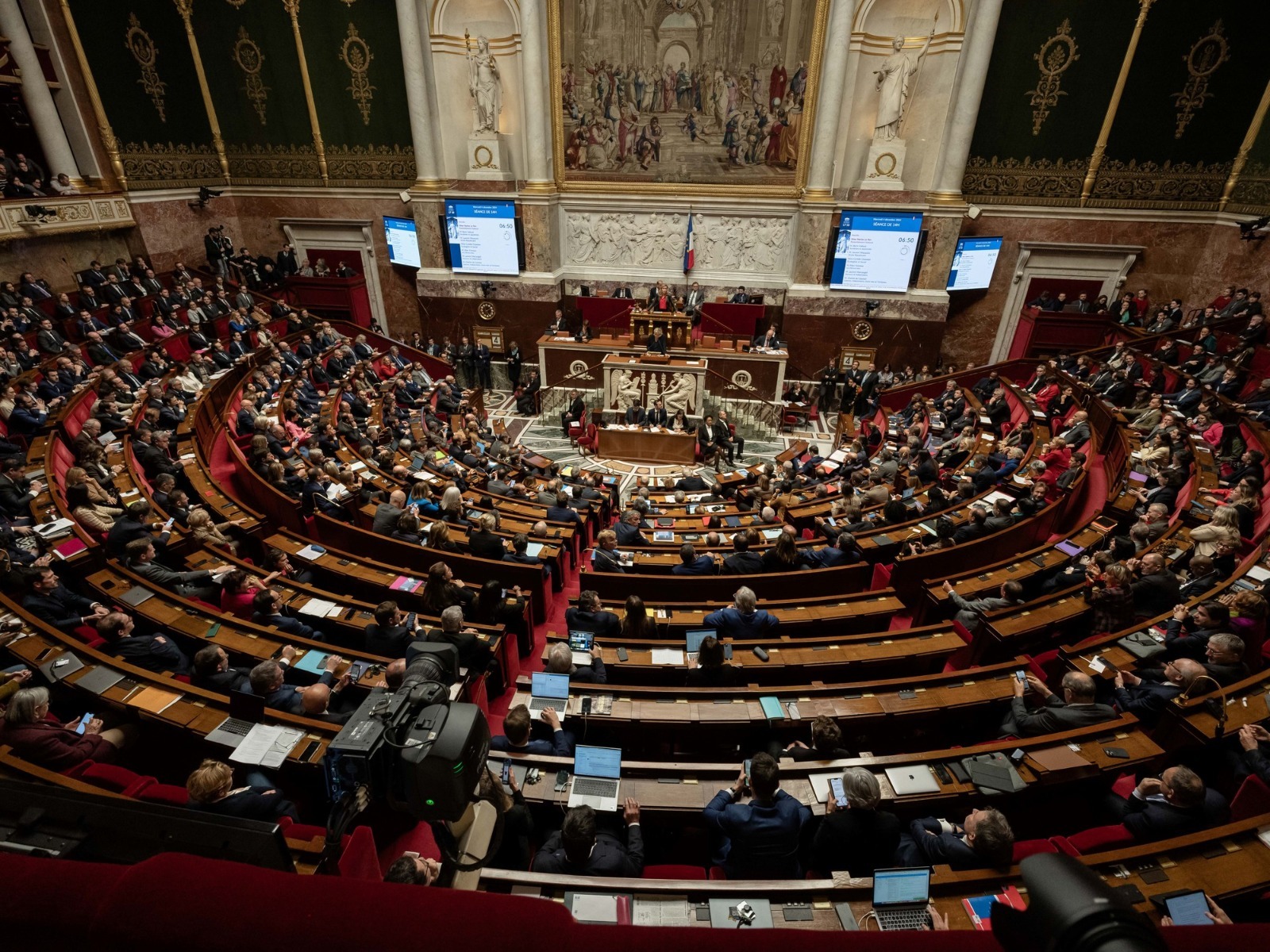 Francia aprueba derecho a la muerte asistida