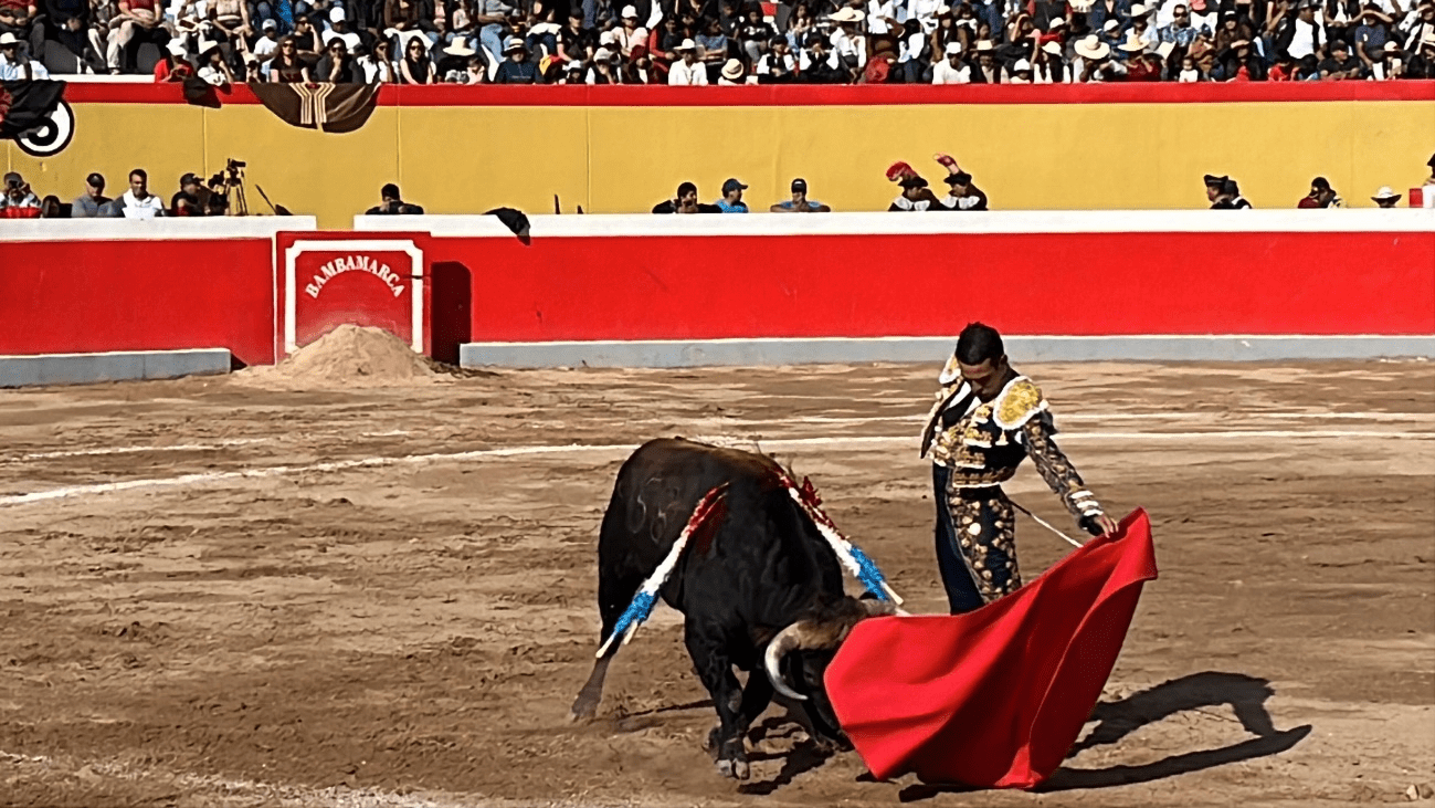 Manzanares pintó de glamour torero Bambamarca 2026