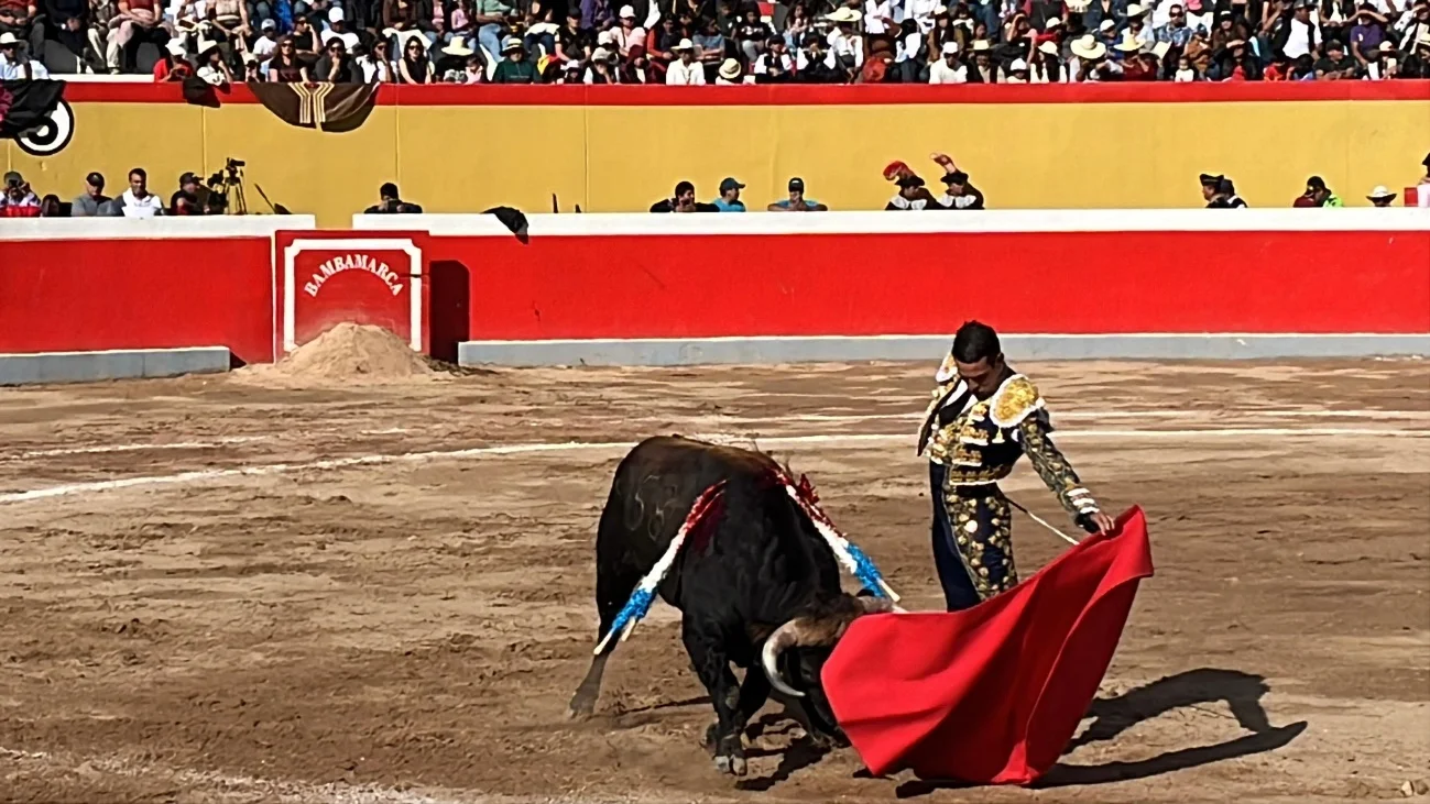 Manzanares pintó de glamour torero Bambamarca 2026